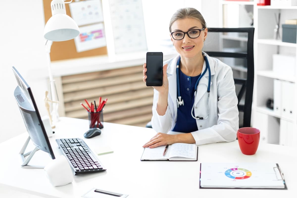 KI Telefonassistent für Ärzte